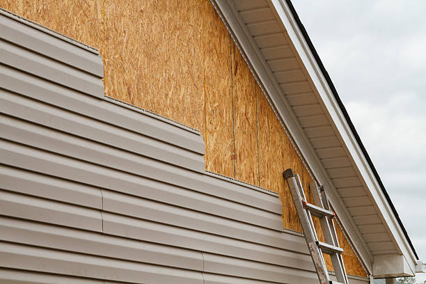 Professional Fiber Cement Siding technician working in Doylestown, OH